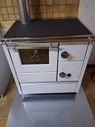 Lohberger Festbrennstoffherd mit Backrohr CELUS COOK 75; Einfamilienhaus, Schrozberg &nbsp;&copy;&nbsp;Sebastian Weigel